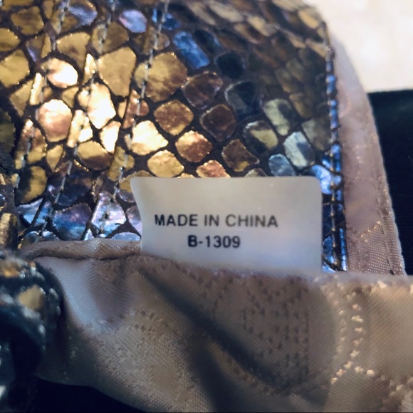 Michael Kors clutch EUC - Picture 5 of 6